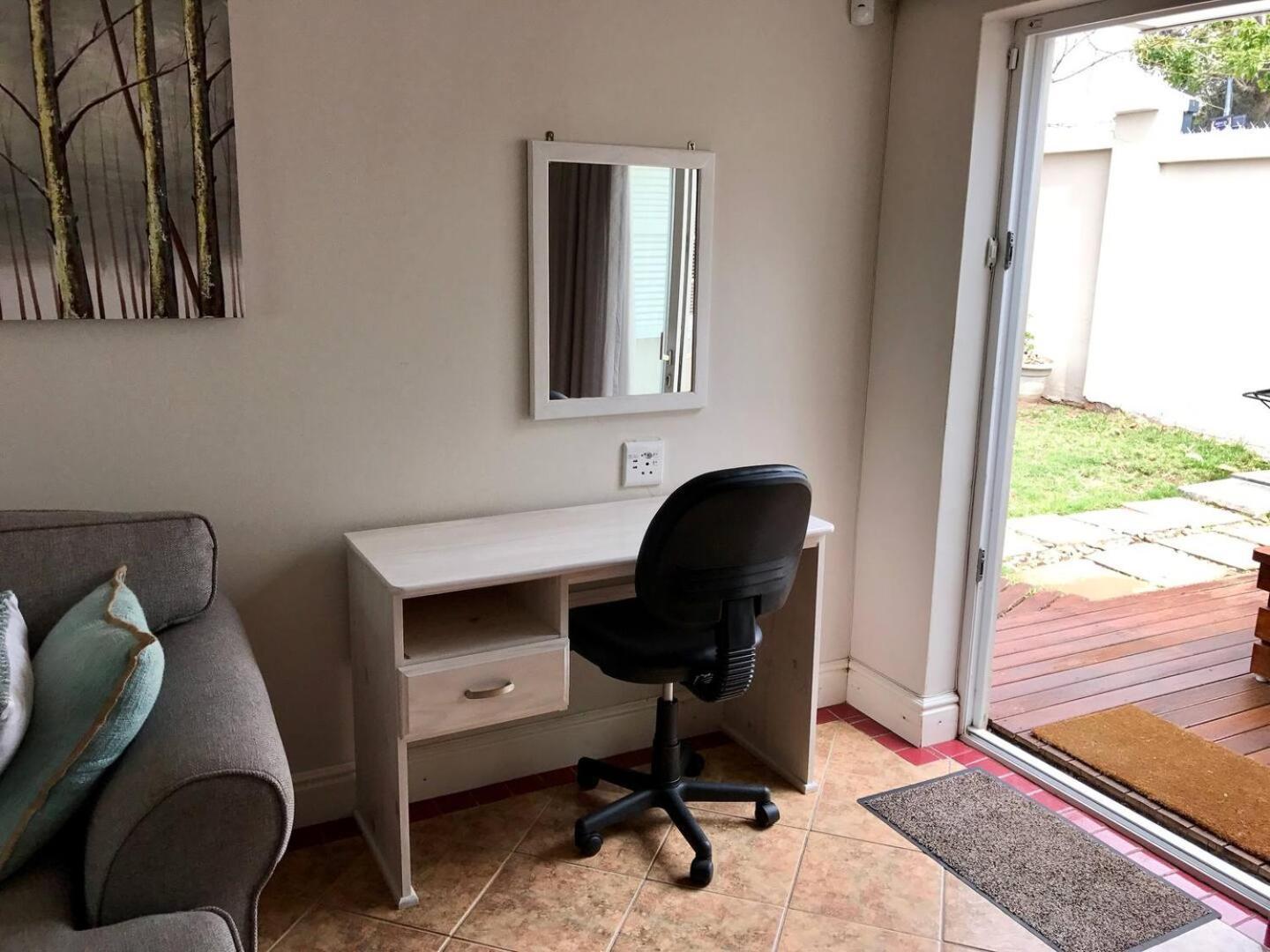 Cosy Private Cottage-Internet & Off Street Parking Port Elizabeth Exterior photo