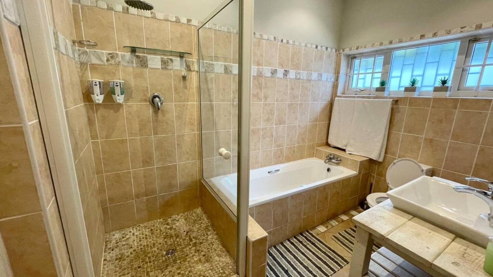 Cosy Private Cottage-Internet & Off Street Parking Port Elizabeth Exterior photo
